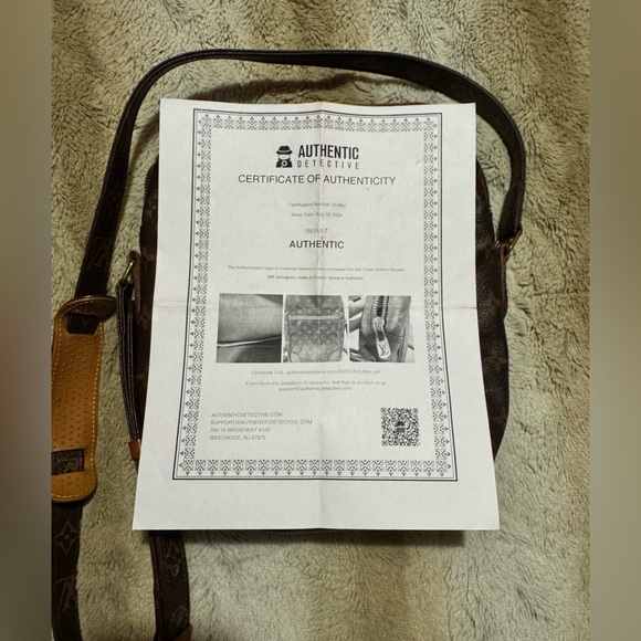 🔥 COA Louis Vuitton Danube Monogram Crossbody Bag in GUC 🔥 - Picture 10 of 15